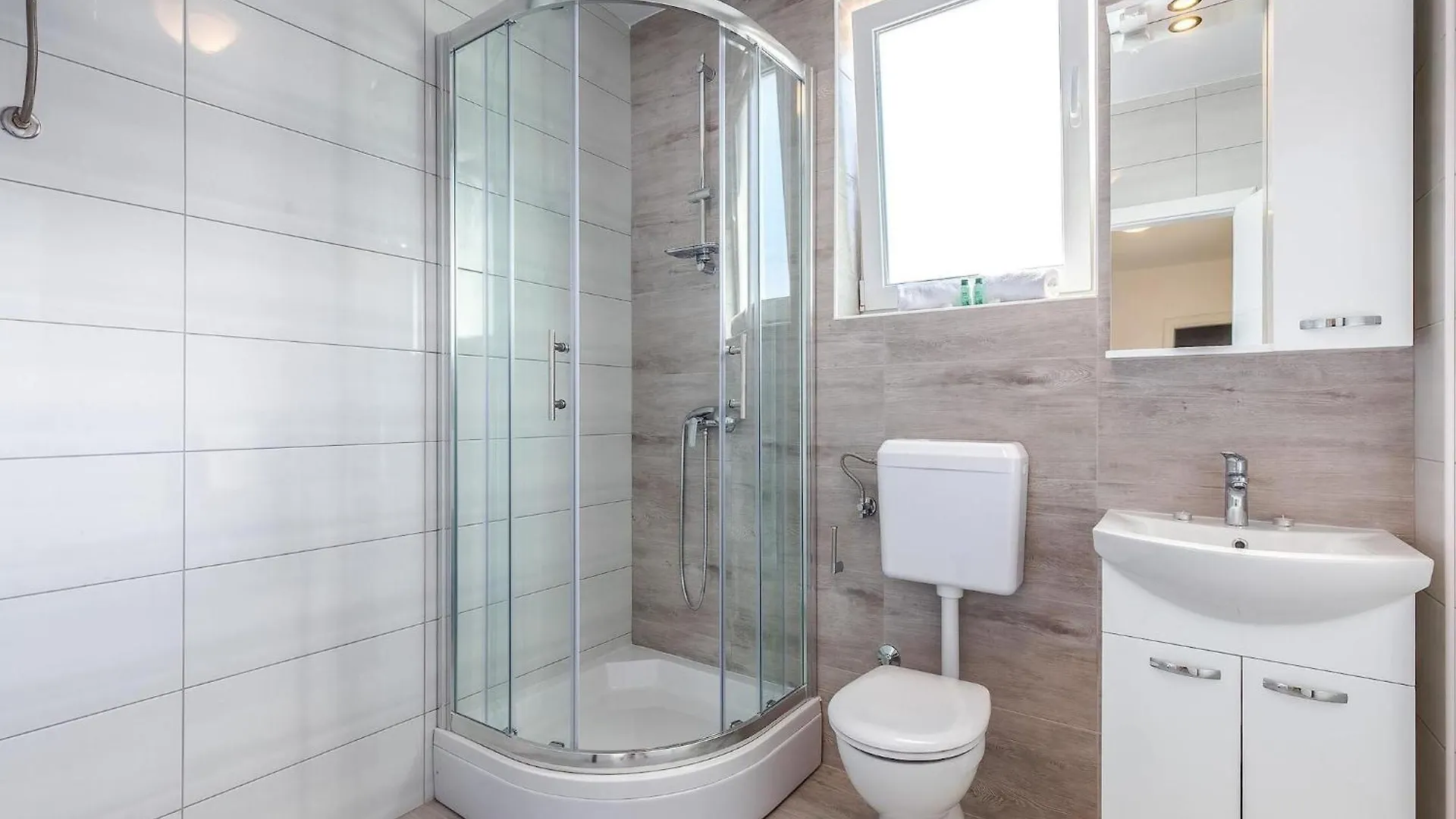 Charming Villa In Dramalj With Bubble Bath