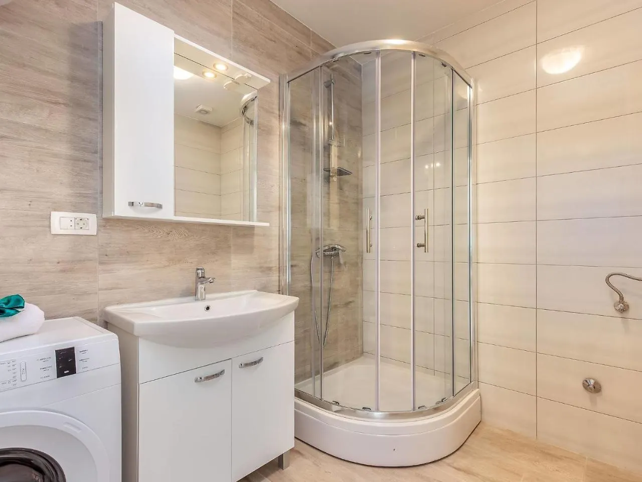 Charming Villa In Dramalj With Bubble Bath
